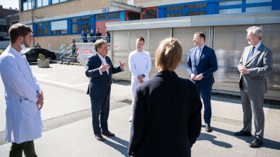 Gemeinsamer Besuch von Ministerpräsident Armin Laschet und Bundesgesundheitsminister Jens Spahn im Universitätsklinikum Düsseldorf