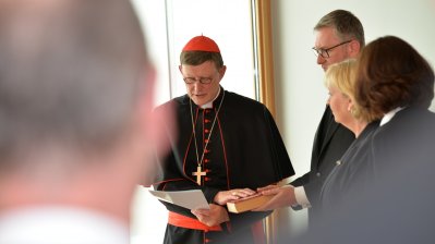 Kardinal Woelki leistet Treueeid auf die freiheitlich-demokratische Grundordnung, 18.09.2014