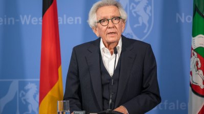 Presse-Briefing mit Gesundheitsminister Karl-Josef Laumann und Europaminister Stephan Holthoff-Pförtner 