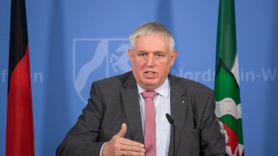 Presse-Briefing mit Gesundheitsminister Karl-Josef Laumann und Europaminister Stephan Holthoff-Pförtner 