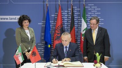 Ministerpräsident Armin Laschet empfängt den albanischen Staatspräsidenten Meta