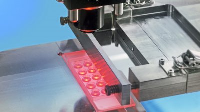 Rote Zellen kommen aus einer Maschine