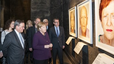 Ausstellungseröffnung „SURVIVORS – Faces of Life after the Holocaust“