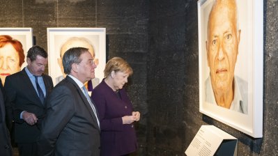 Ausstellungseröffnung „SURVIVORS – Faces of Life after the Holocaust“