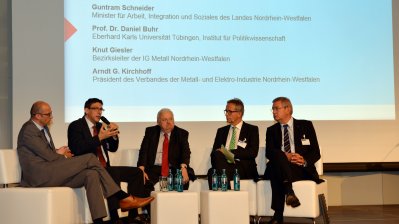 Podiumsdiskussion zum Thema Arbeit 4.0