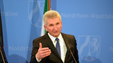 Pressekonferenz von Wirtschaftsminister Prof. Dr. Andreas Pinkwart zur Präsentation des Entfesselungspakets II