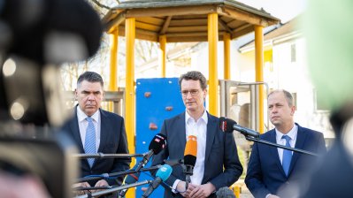 Ministerpräsident Hendrik Wüst besucht Aufnahmestelle Unna-Massen