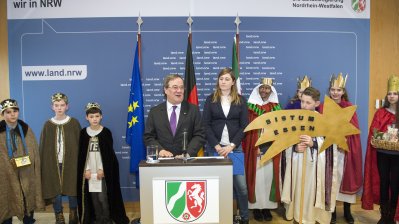 Ministerpräsident Armin Laschet empfängt die Sternsinger
