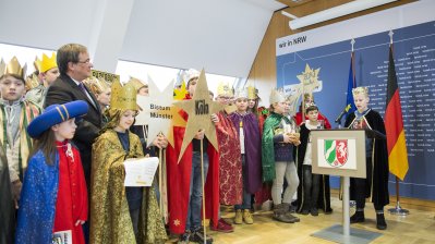 Ministerpräsident Armin Laschet empfängt die Sternsinger
