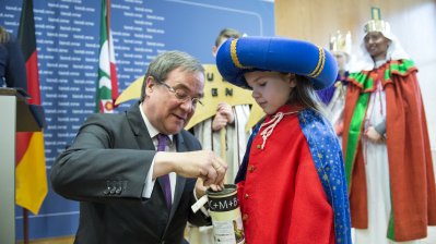 Ministerpräsident Armin Laschet empfängt die Sternsinger