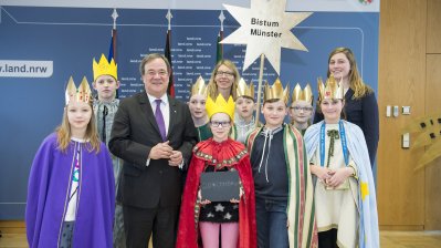 Ministerpräsident Armin Laschet empfängt die Sternsinger