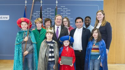 Ministerpräsident Armin Laschet empfängt die Sternsinger