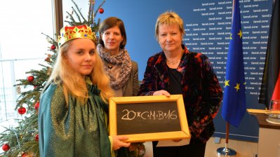 Stellvertetende Ministerpräsidentin Sylvia Löhrmann empfängt 55 Sternsingerinnen und Sternsinger aus NRW