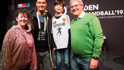 Staatssekretärin Andrea Milz mit drei Gewinnern.