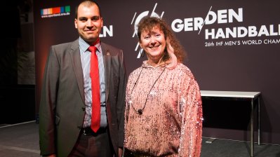 Staatssekretärin Andrea Milz mit einem Gewinner.