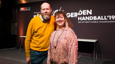 Staatssekretärin Andrea Milz mit Einem der Gewinner.