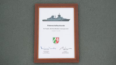 Ministerpräsident Armin Laschet nimmt an der Feier zur Indienststellung der Fregatte Nordrhein-Westfalen teil