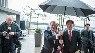 Ministerpräsident Armin Laschet empfängt den Minister für Handel, Industrie und Energie der Republik Korea, Yun-mo Sung