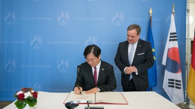 Ministerpräsident Armin Laschet empfängt den Minister für Handel, Industrie und Energie der Republik Korea, Yun-mo Sung