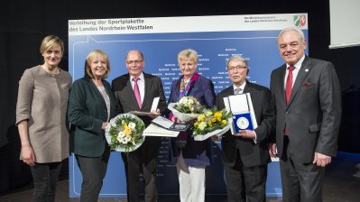 Ministerpräsidentin Hannelore Kraft überreicht Sportplakette des Landes