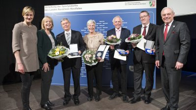 Ministerpräsidentin Hannelore Kraft überreicht Sportplakette des Landes