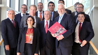 Wirtschaftsminister Garrelt Duin trifft den Präsidenten von Galatasaray Istanbul, Ünal Aysal, 28.03.2014