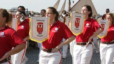 Festumzug: Fahnenzug Potsdam