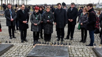 Auschwitz-Besuch von Ministerin Löhrmann