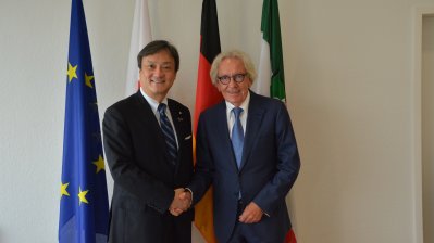 Minister Holthoff-Pförtner begrüßt den Vize-Außenminister von Japan