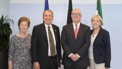 Verabschiedung des Doyens des Konsularischen Korps u. niederländischen Generalkonsuls Henk Voskamp  und des kanadischen Konsuls Leslie Thomas Reissner