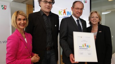 Kick-off-Veranstaltung "Kein Kind zurücklassen" am 26.03.2012 in Düsseldorf