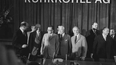 Das Bild zeigt die Gründung der Ruhrkohle AG