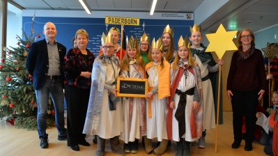 Stellvertetende Ministerpräsidentin Sylvia Löhrmann empfängt 55 Sternsingerinnen und Sternsinger aus NRW