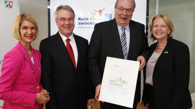 Kick-off-Veranstaltung "Kein Kind zurücklassen" am 26.03.2012 in Düsseldorf