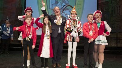 Ministerpräsident Armin Laschet empfängt die Kinderprinzenpaare und Kinderdreigestirne aus Nordrhein-Westfalen