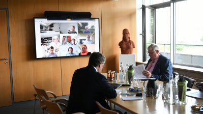 Ministerpräsident Armin Laschet und Gesundheitsminister Karl-Josef Laumann besuchen den Kreis Gütersloh