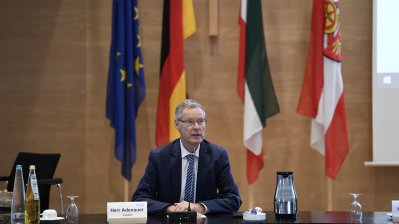 Ministerpräsident Armin Laschet und Gesundheitsminister Karl-Josef Laumann besuchen den Kreis Gütersloh