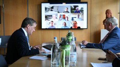 Ministerpräsident Armin Laschet und Gesundheitsminister Karl-Josef Laumann besuchen den Kreis Gütersloh