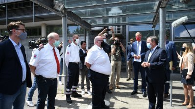 Ministerpräsident Armin Laschet und Gesundheitsminister Karl-Josef Laumann besuchen den Kreis Gütersloh