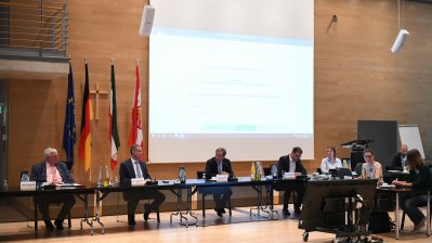 Ministerpräsident Armin Laschet und Gesundheitsminister Karl-Josef Laumann besuchen den Kreis Gütersloh