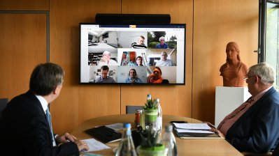 Ministerpräsident Armin Laschet und Gesundheitsminister Karl-Josef Laumann besuchen den Kreis Gütersloh