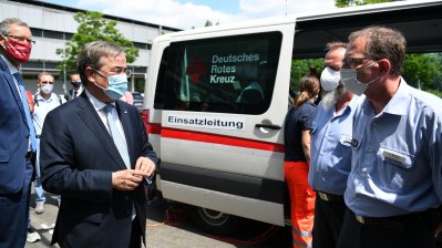 Ministerpräsident Armin Laschet und Gesundheitsminister Karl-Josef Laumann besuchen den Kreis Gütersloh