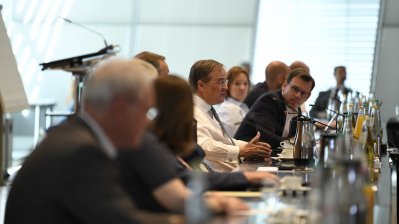 Ministerpräsident Armin Laschet und Gesundheitsminister Karl-Josef Laumann besuchen den Kreis Gütersloh