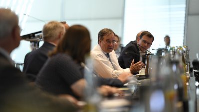 Ministerpräsident Armin Laschet und Gesundheitsminister Karl-Josef Laumann besuchen den Kreis Gütersloh