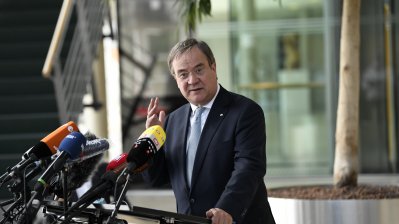 Ministerpräsident Armin Laschet und Gesundheitsminister Karl-Josef Laumann besuchen den Kreis Gütersloh