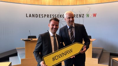 Pressekonferenz von Wirtschaftsminister Garrelt Duin und DWNRW-Beauftragtem Prof. Dr. Tobias Kollmann zur Bekanntgabe von regionalen Zentren für die digitale Wirtschaft