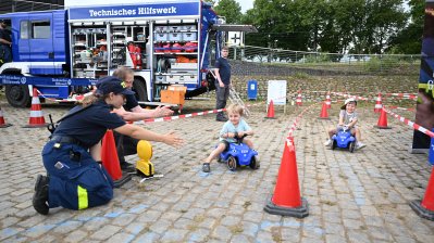 NRW-Tag: Rundgang des Ministerpräsidenten auf der Austellungsmeile im Rheinauhafen