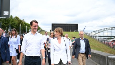 NRW-Tag: Rundgang des Ministerpräsidenten auf der Austellungsmeile im Rheinauhafen