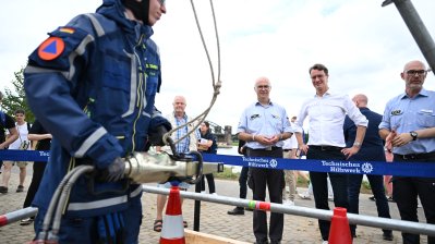 NRW-Tag: Rundgang des Ministerpräsidenten auf der Austellungsmeile im Rheinauhafen