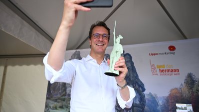 NRW-Tag: Rundgang des Ministerpräsidenten auf der Austellungsmeile im Rheinauhafen